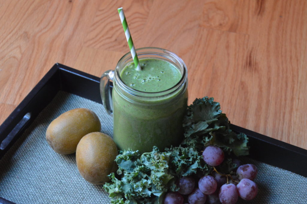 Kiwi Grapes Kale Smoothie Recipe