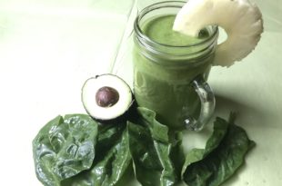 Pineapple Avocado Spinach Green Smoothie Recipe